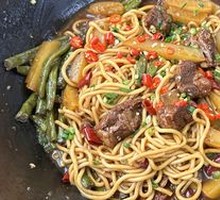Stewed Pork Ribs with Green Beans and Noodles