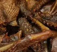 Spicy Shredded Sauce-Plated Duck