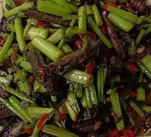 Wild Celery Stir-Fried with Eel