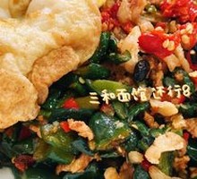 Cucumber Skin Stir-Fried Meat Noodles