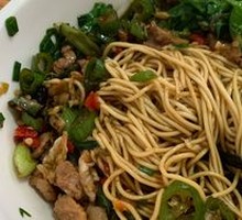Green Pepper Stir-Fried Meat Dry Noodles