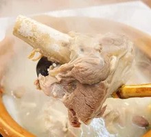 Stomach-Nourishing Lamb Shank