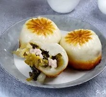 Sour Cabbage and Pork Filled Flaky Bun