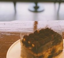 Classic Tiramisu Cake