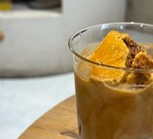 Carmelo Iced Latte