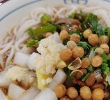 Green Pepper and Pork Noodle Soup