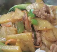 Potato and Pork Sauce Wooden Bucket Rice