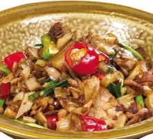 Stir-Fried Pork with White Chilies