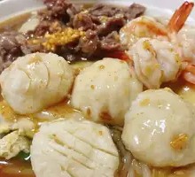 Fresh Shrimp, Beef, and Squid Ball Steamed Rice Noodle Roll