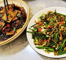 Garlic Shoot and Sausage Stir-fry