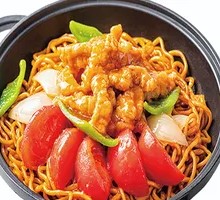 Spicy Chicken Noodles in Clay Pot