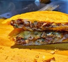 Beef and Pickled Cabbage with Lantern Vegetable
