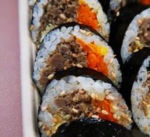 Spicy Beef Seaweed Rice Roll