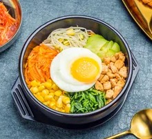 Stir-Fried Chicken Rice Bowl