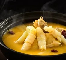 Three-Year Xiang Huang Chicken Stewed with Shark's Fin