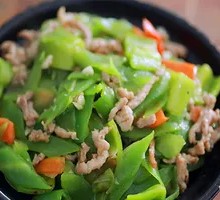 Stir-fried Pork with Lettuce