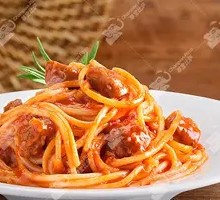 Tomato Sauce Meatball Pasta