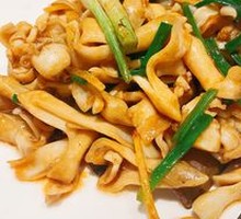 Scallops Stir-fried with Green Onion and Ginger