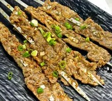 Charcoal-Grilled Beef Skewers
