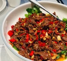Stir-Fried Beef with Yellow Onion