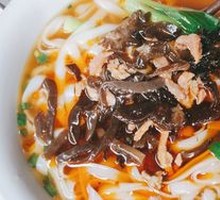 Wood Ear Mushroom and Pork Noodles