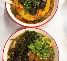 Braised Pig's Feet with Crispy Skin