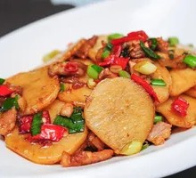 Spicy Potato Slices with Pork