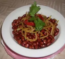Small Silver Fish with Peanut