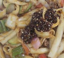 Stir-Fried Beef with Knife-Cut Noodles