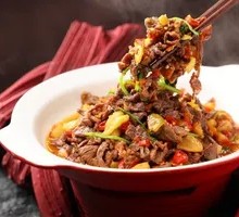 Stir-Fried Beef with Yellow Onion