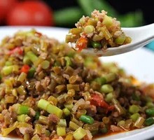 Minced Pork and Green Bean Noodles