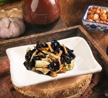 Cold-Mixed Black Fungus and Tofu Skin
