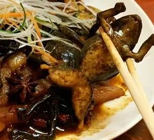 Stewed Frog with Potato Strips in Sauce