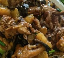 Braised Wild Chicken with Hedge Mushrooms (Potato)