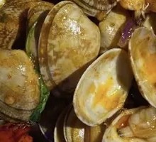 Spicy Stir-Fried Clams