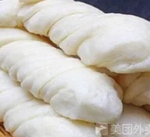 Flower-shaped steamed bun