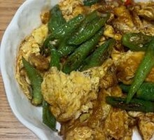 Stir-fried Eggs with Small Chilies