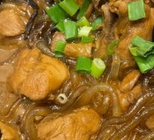 Chicken Stewed with Mushrooms and Vermicelli