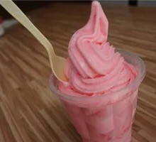 草莓味冰淇淋