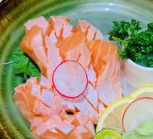 Thick-cut Salmon Belly Sashimi