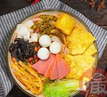 Fresh Three-Flavor Luosifen