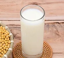 Unsweetened Homemade Soy Milk