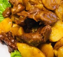 Stewed Pork Ribs with Chicken Gizzard and Potato