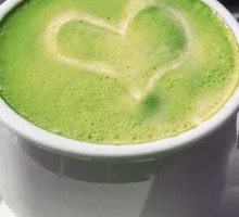晚安抹茶牛奶