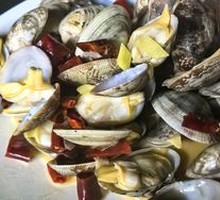 Spicy Stir-Fried Clams