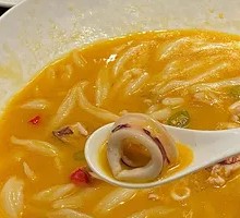 Handmade Fish-shaped Noodles with Pen Shell Squid Stew