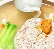 Classic Lion's Head Meatballs