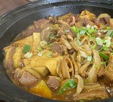 Steak and Beef Tendon Pot