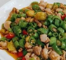 Spicy Chicken Cubes with Sichuan Peppercorns