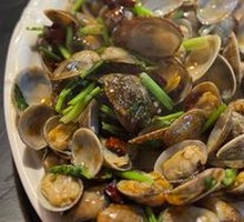 Spicy Stir-Fried Clams